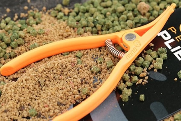Guru Pellet Pliers