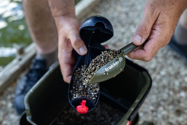 Trakker Bait Scoop Set