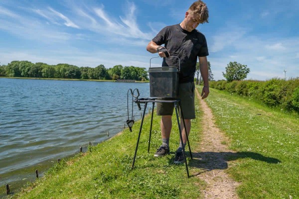 Avid Carp Bait Station
