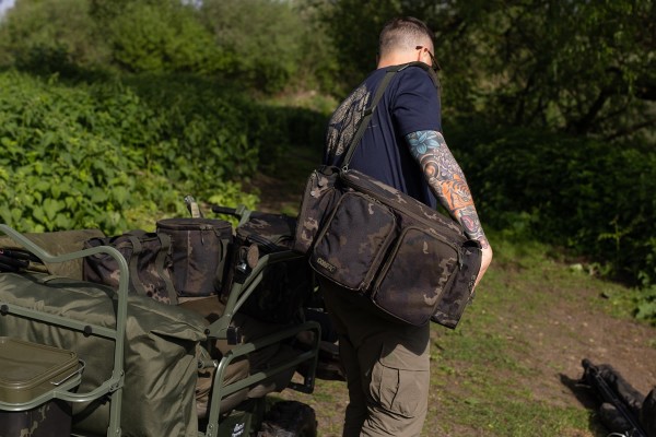Korda Compac Dark Kamo Carryall - Small