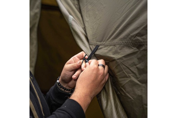 Avid Carp Revolve Screen House