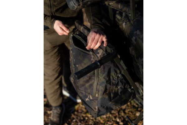 Carp Porter Handle Bar Bag Dark Kamo