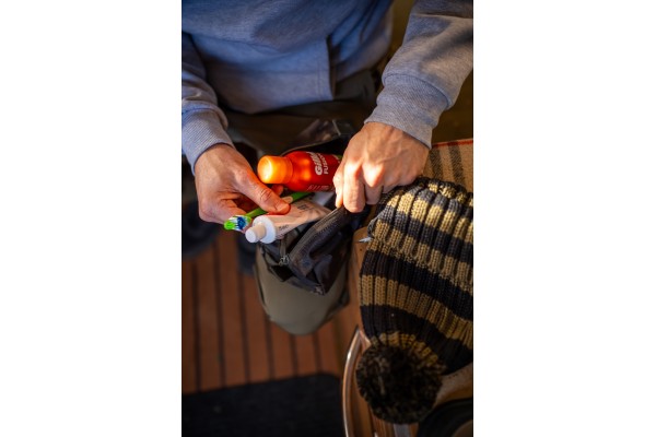 Korda Compac Dark Kamo Wash Bag