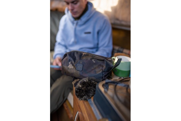 Korda Compac Dark Kamo Wash Bag