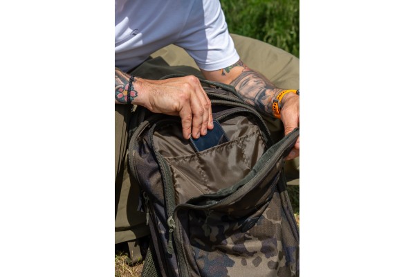 Korda Compac Commuter Rucksack Dark Kamo