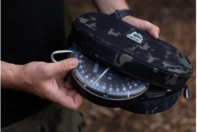 CarpLife 60lb Scales and Camo Scales Pouch
