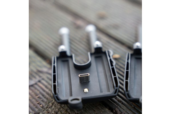 Avid VTX+ Illuminated Snag Ears