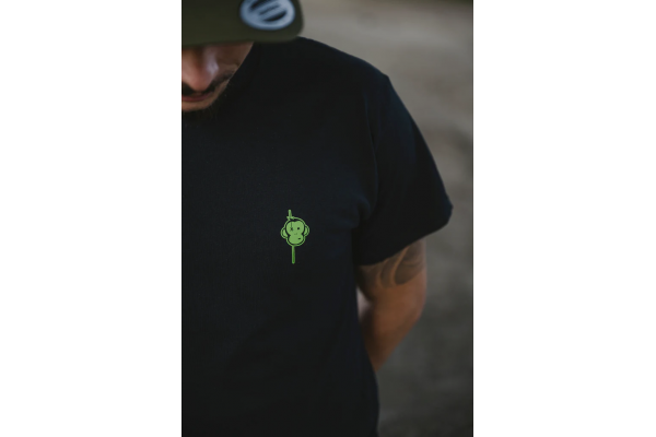 Monkey Climber Kelly Minimal Black Tee