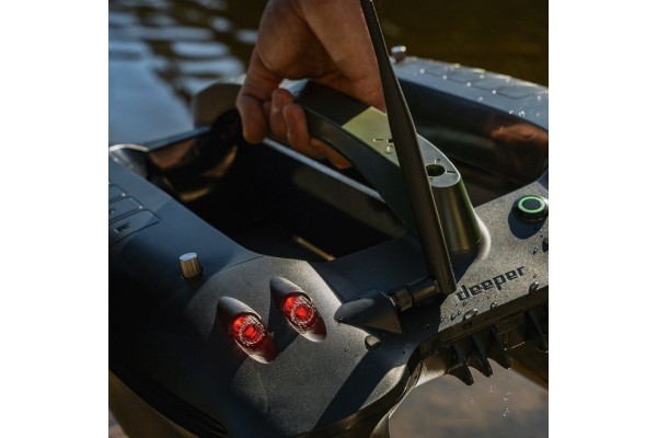 Deeper Quest Bait Boat With Downscan
